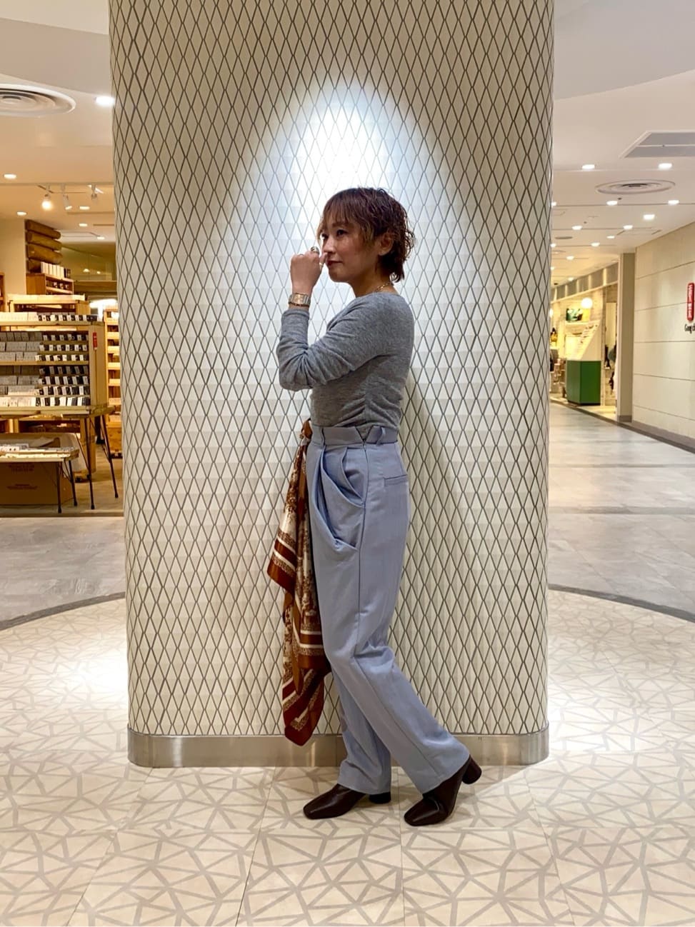 mari_831さんの「INDIVI｜オフショルカットソー」を使ったコーディネート
