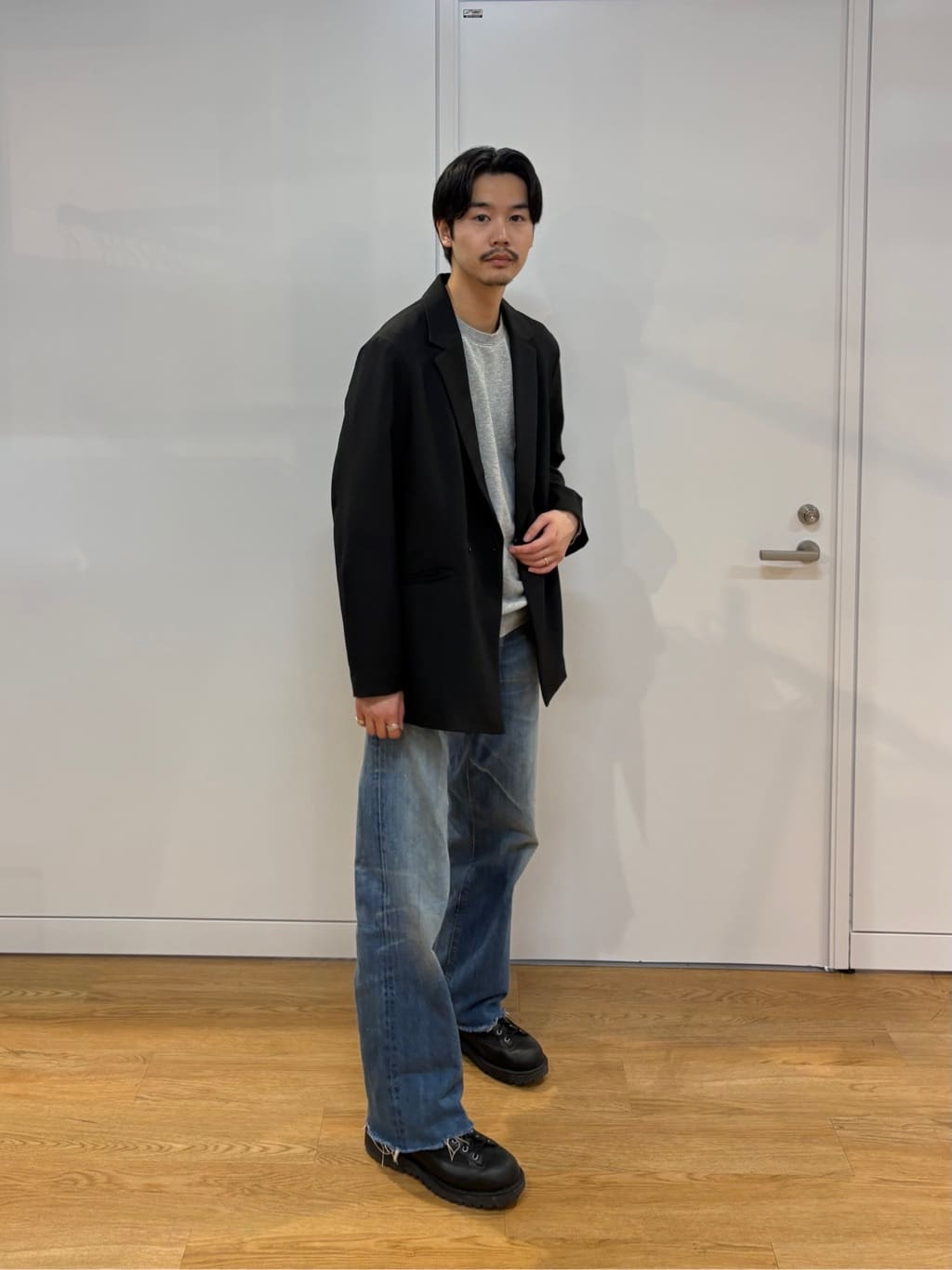 北浦歩大さんの「tk.TAKEO KIKUCHI｜【テクニック不要でおしゃれ完成！】オーバーサイズダブルセットアップ/上下2点セット/コスパ良し/ON」を使ったコーディネート
