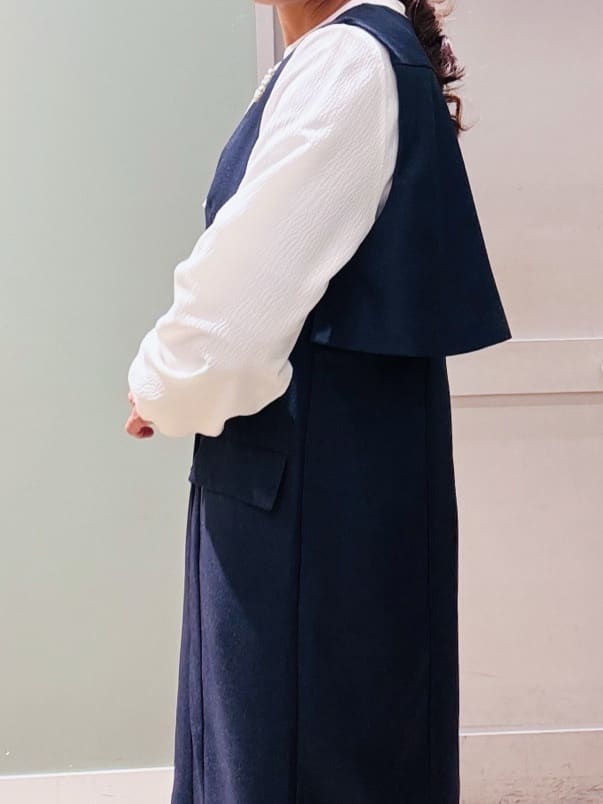 Komi☆さんの「grove｜高評価！【一枚着／ジレ】着回しできるトレンチライクジャンドレ」を使ったコーディネート