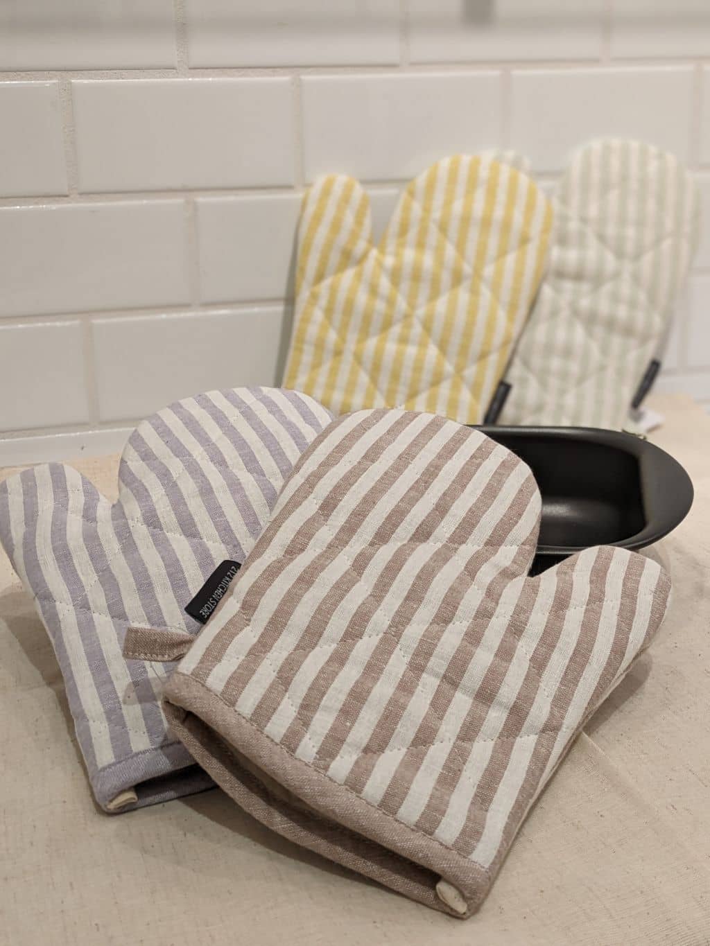 shino.さんの「212 KITCHEN STORE｜刺繍フラワー ミモザ ラウンドミトン LPU ＜212Kオリジナル＞」を使ったコーディネート