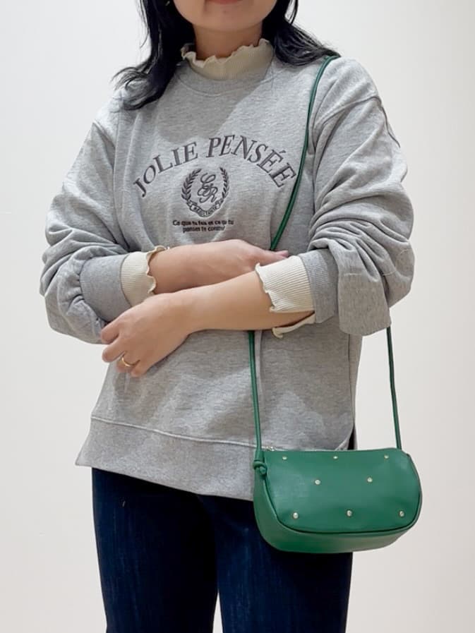 miraiさんの「grove｜刺繍ロゴ裏毛スウェットプルオーバー」を使ったコーディネート