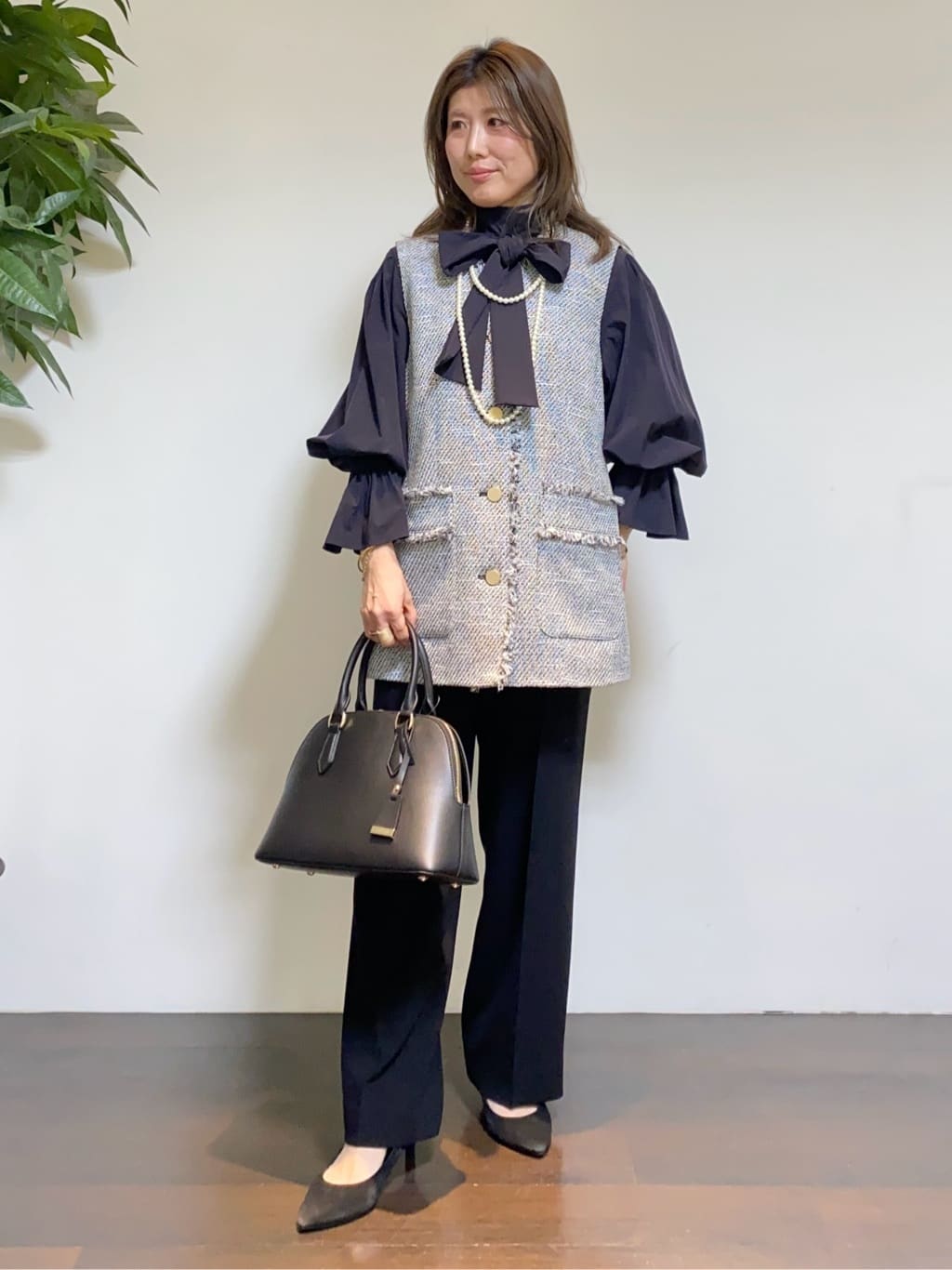 tomoさんの「UNTITLED｜【オンオフ使える】スラブツイード ジレ」を使ったコーディネート