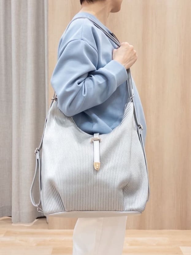 シュウコさんの「grove｜【選べる着丈】大人のためのストレートデニムパンツ」を使ったコーディネート