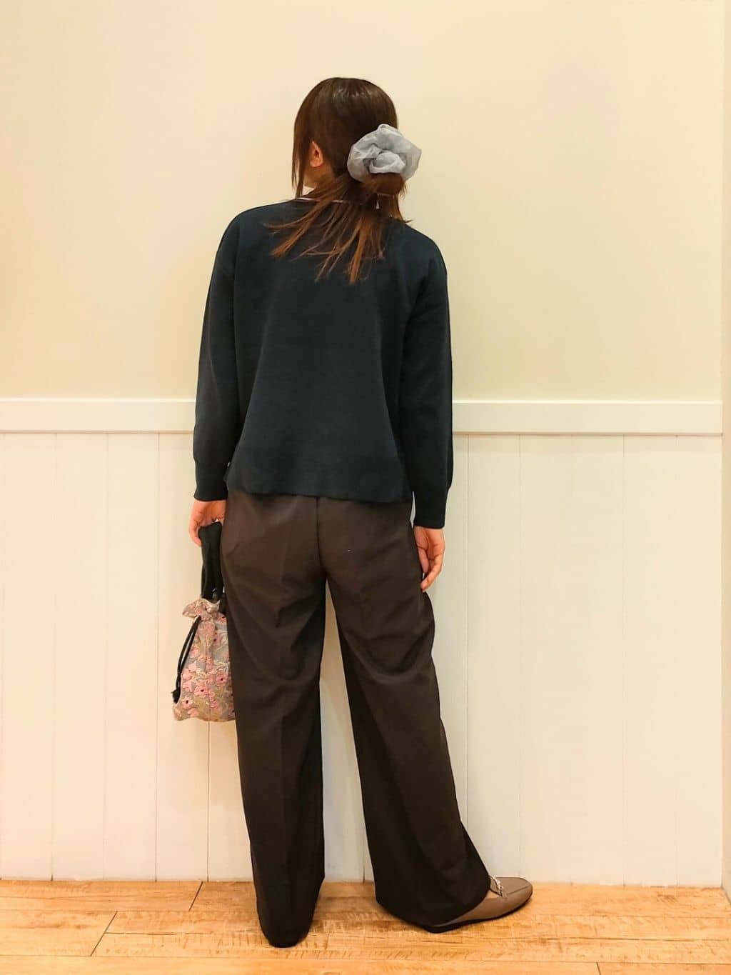 NMさんの「SHOO･LA･RUE｜【洗濯機可/S-LL】軽やかなパイピングがポイント スウェットライクニット」を使ったコーディネート