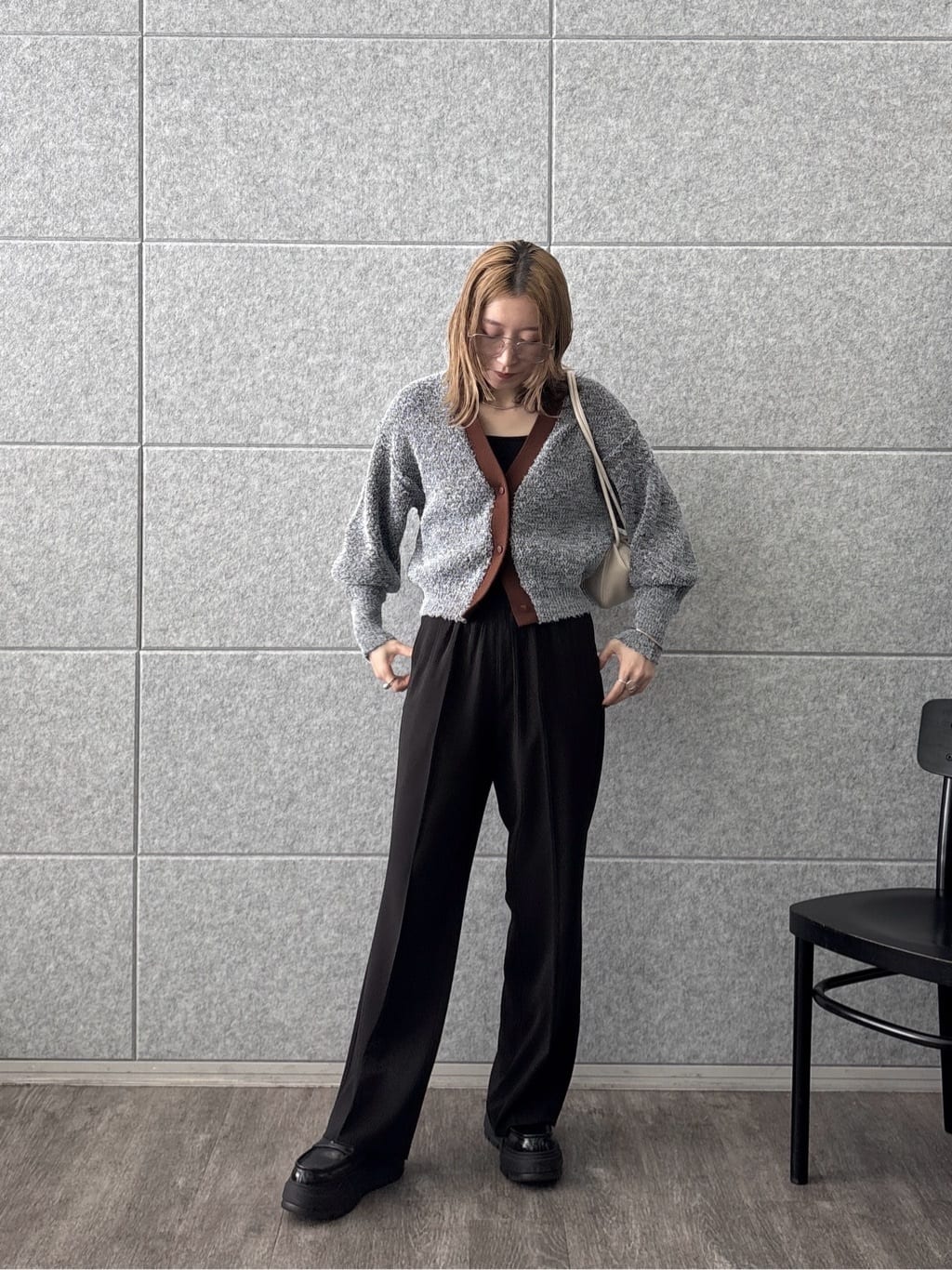 kotakiさんの「INDIVI｜ファンシーヤーンVネックカーディガン」を使ったコーディネート
