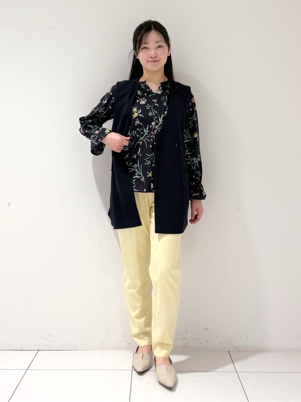 momokoさんの「INDIVI｜【洗える／多機能／SETUP可】着る日傘ジレジャケット」を使ったコーディネート