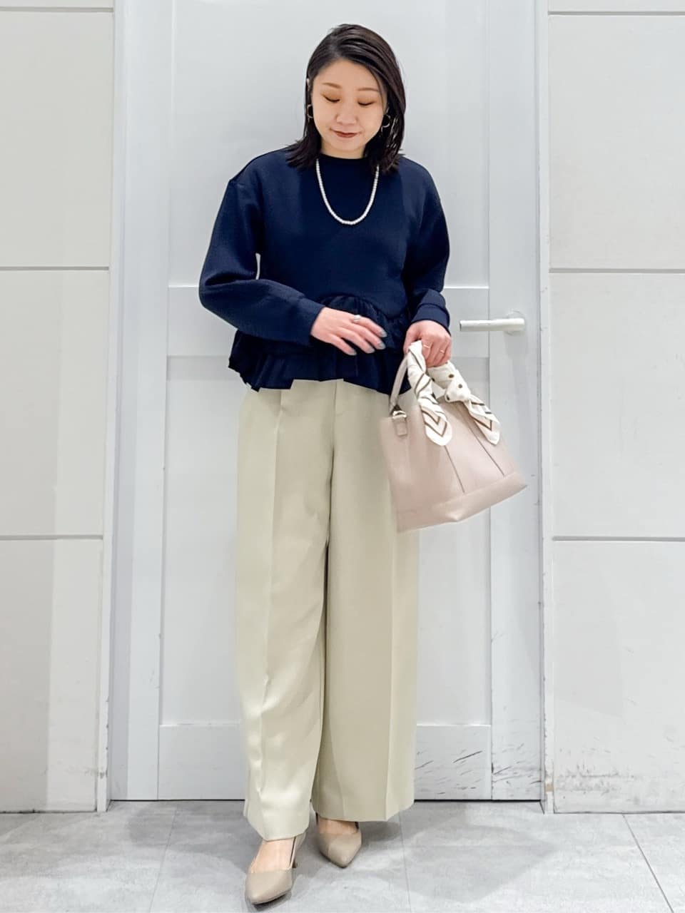 yuka.aさんの「OPAQUE.CLIP｜裾フリルドッキングトップス【洗濯機OK】」を使ったコーディネート