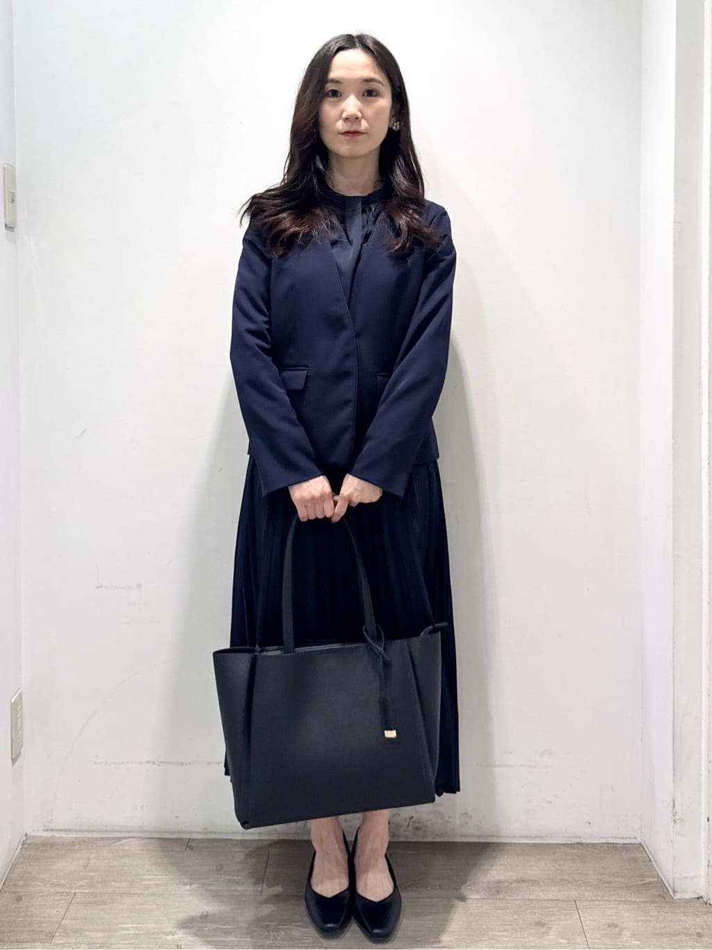 yuicciさんの「OPAQUE.CLIP｜《通勤／セットアップ対応》 パイピングVネックジャケット【洗濯機OK】」を使ったコーディネート