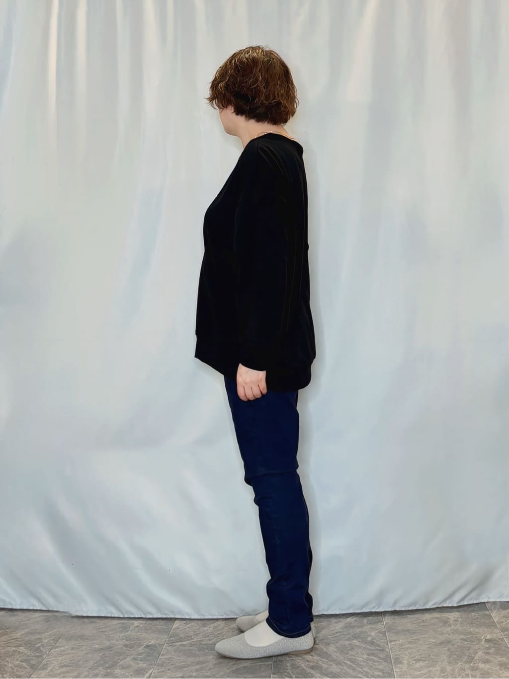 たみさんの「SHOO･LA･RUE｜【洗濯機可】インせずすっきり見え　優しい雰囲気のVネックトップス」を使ったコーディネート
