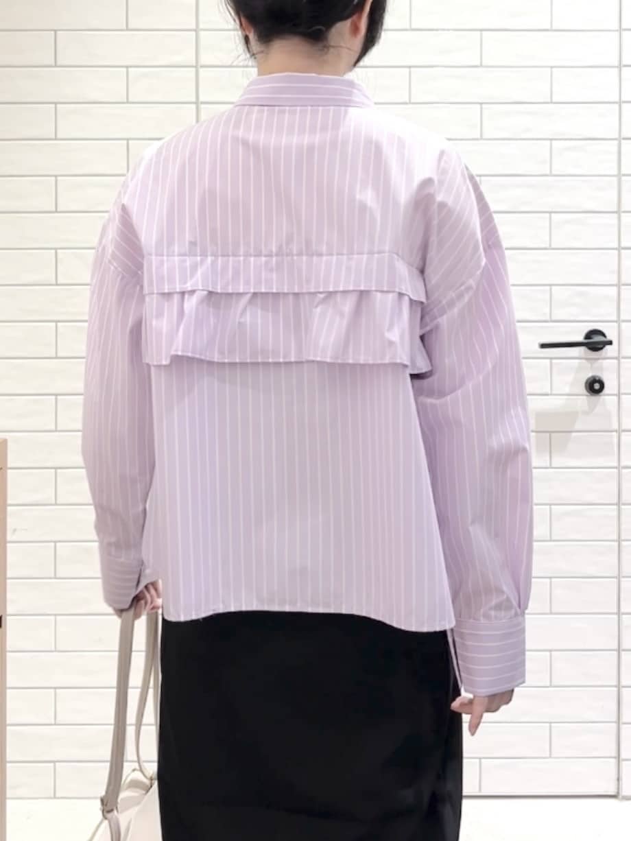 しおりさんの「OPAQUE.CLIP｜タックフリルシャツ【洗濯機OK】」を使ったコーディネート