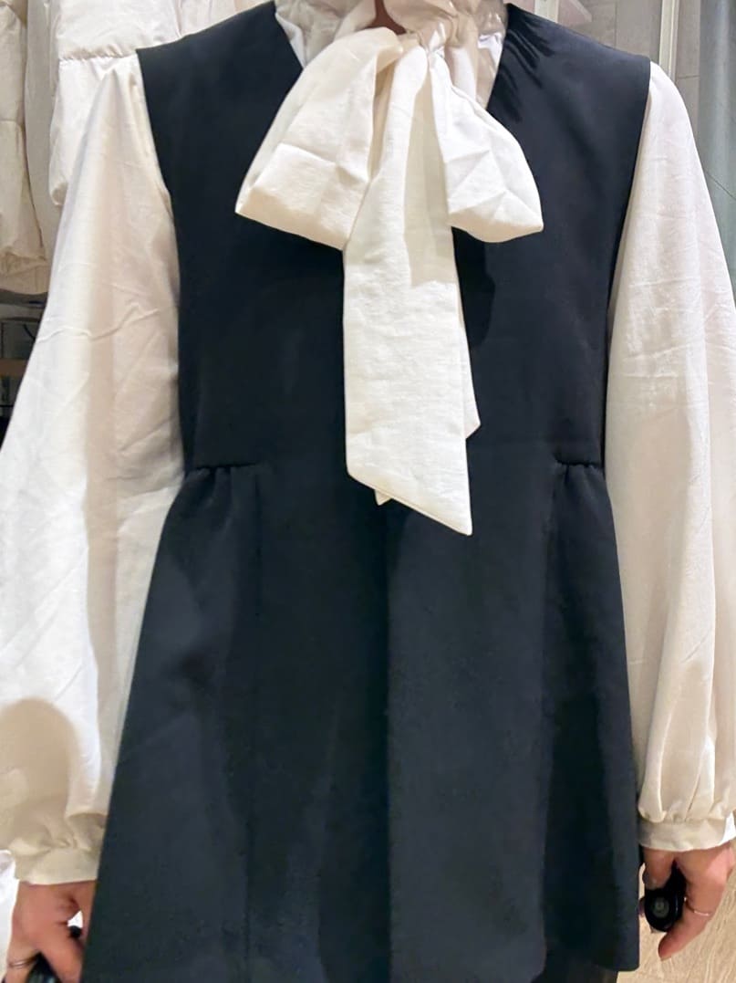 chさんの「THE SHOP TK｜【通勤・きちんと見えに】ダブルクロス ペプラムジレ/セットアップ可」を使ったコーディネート