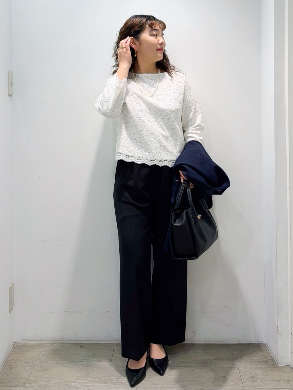 sumicaさんの「OPAQUE.CLIP｜《通勤／セットアップ対応》 パイピングVネックジャケット【洗濯機OK】」を使ったコーディネート