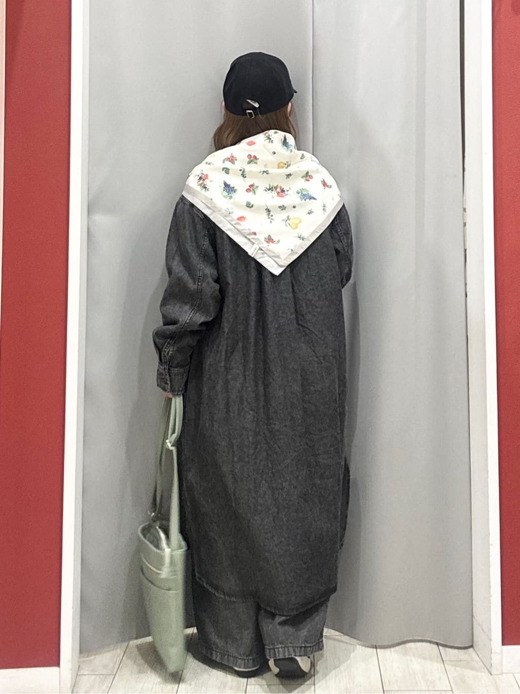 shioさんの「SHOO･LA･RUE｜【洗濯機可/S-LL/インしなくても着られる】1枚で決まる　レイヤード風スウェットライクニット」を使ったコーディネート