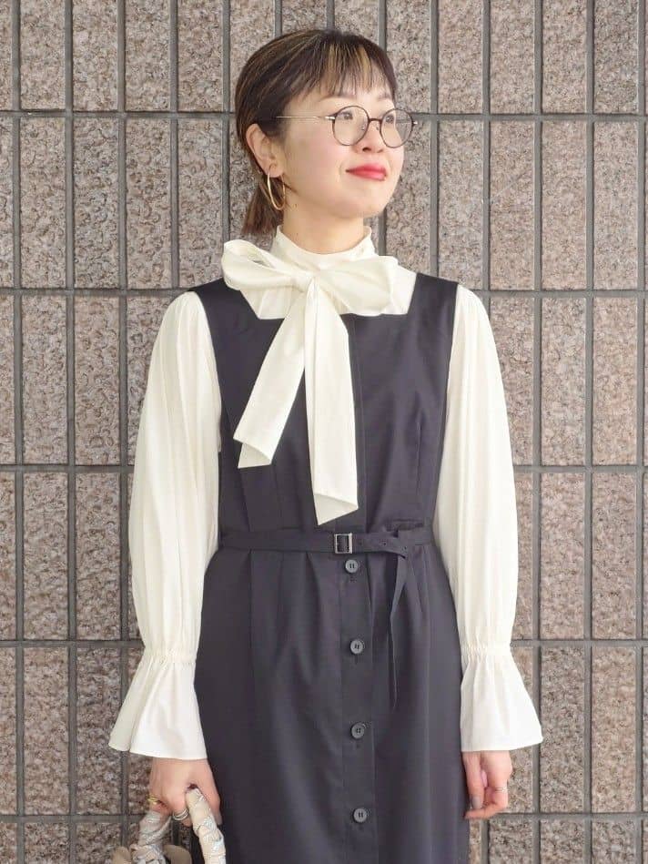 MUTSUKOさんの「UNTITLED｜◆【セレモニー/華やか】2WAYボウタイブラウス」を使ったコーディネート