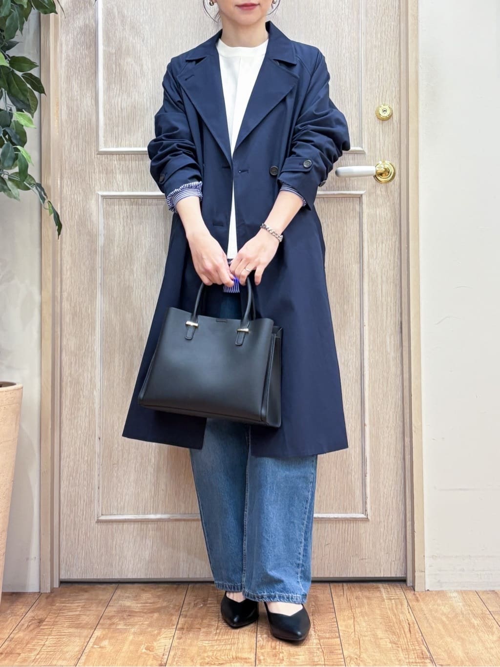 なみさんの「SHOO･LA･RUE｜【S-LL/撥水】通勤やお出かけにも活躍 ロングトレンチコート」を使ったコーディネート