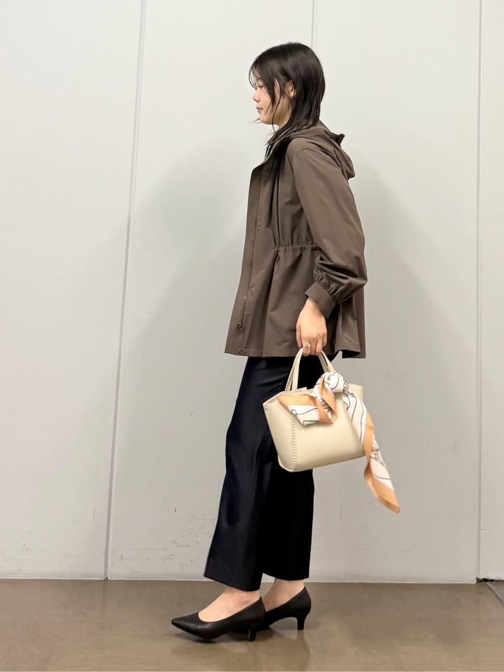 mizukiさんの「INDIVI｜【撥水／フード取外し可】凹凸素材ブルゾン」を使ったコーディネート