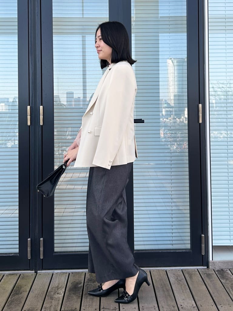 shinoさんの「Couture brooch｜【通勤・着映え】レースカフス ピコシャーリング バックリボンブラウス」を使ったコーディネート