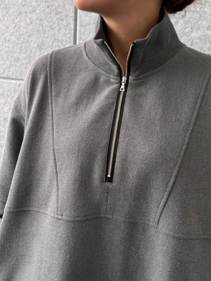 ibuさんの「CODE A｜half zip sweat mini dress」を使ったコーディネート