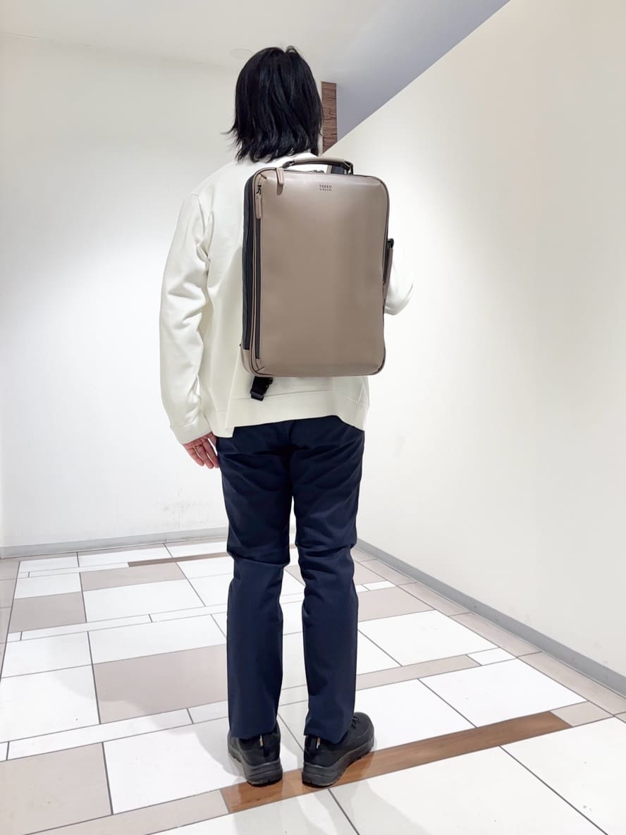 及川さんの「TAKEO KIKUCHI｜ジップアップ 鹿の子 ニット」を使ったコーディネート