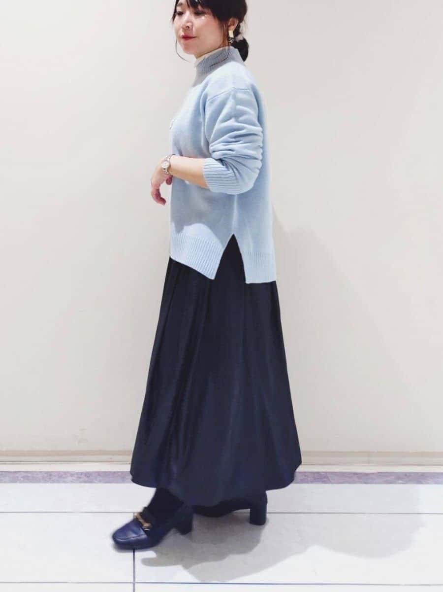 TOMOMIさんの「INDIVI｜【冬ニット人気NO．1！／カシミヤ混】ミドルゲージハイネックニット」を使ったコーディネート