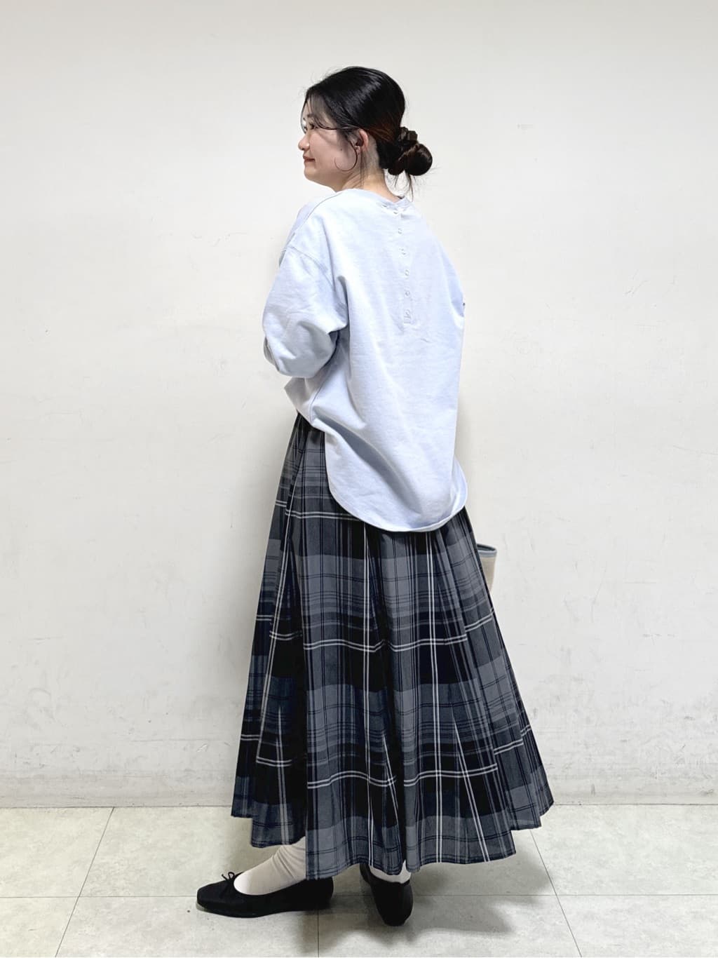 Harunaさんの「Dessin｜【360度可愛い・洗える】バックヘンリーカットソー」を使ったコーディネート