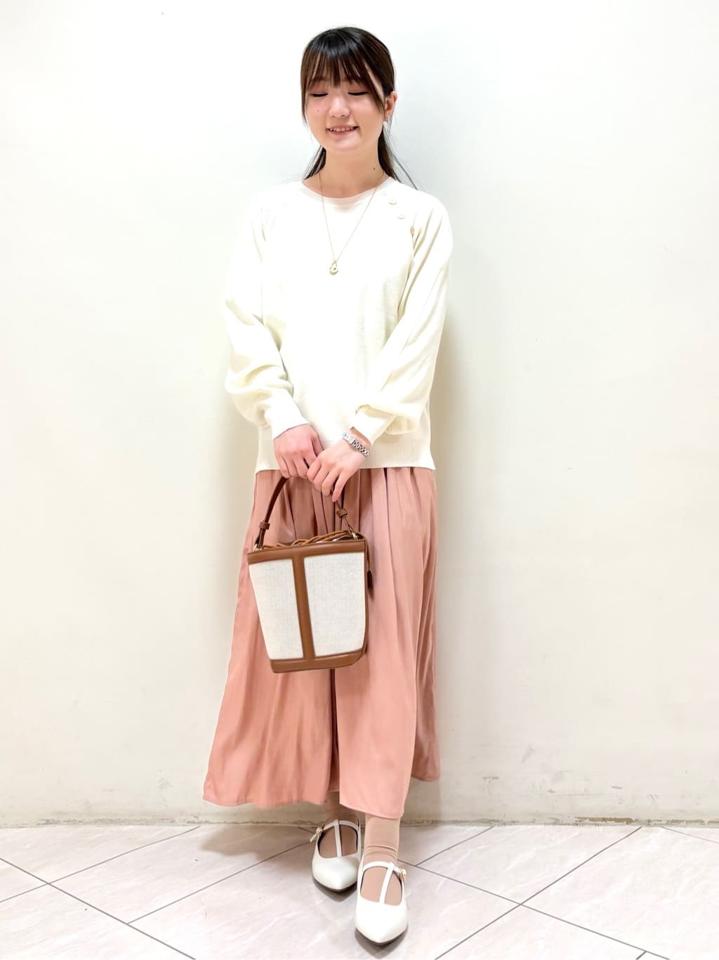 mikiさんの「Reflect｜【ゆったり着られる◎】ラグランスリーブニット」を使ったコーディネート