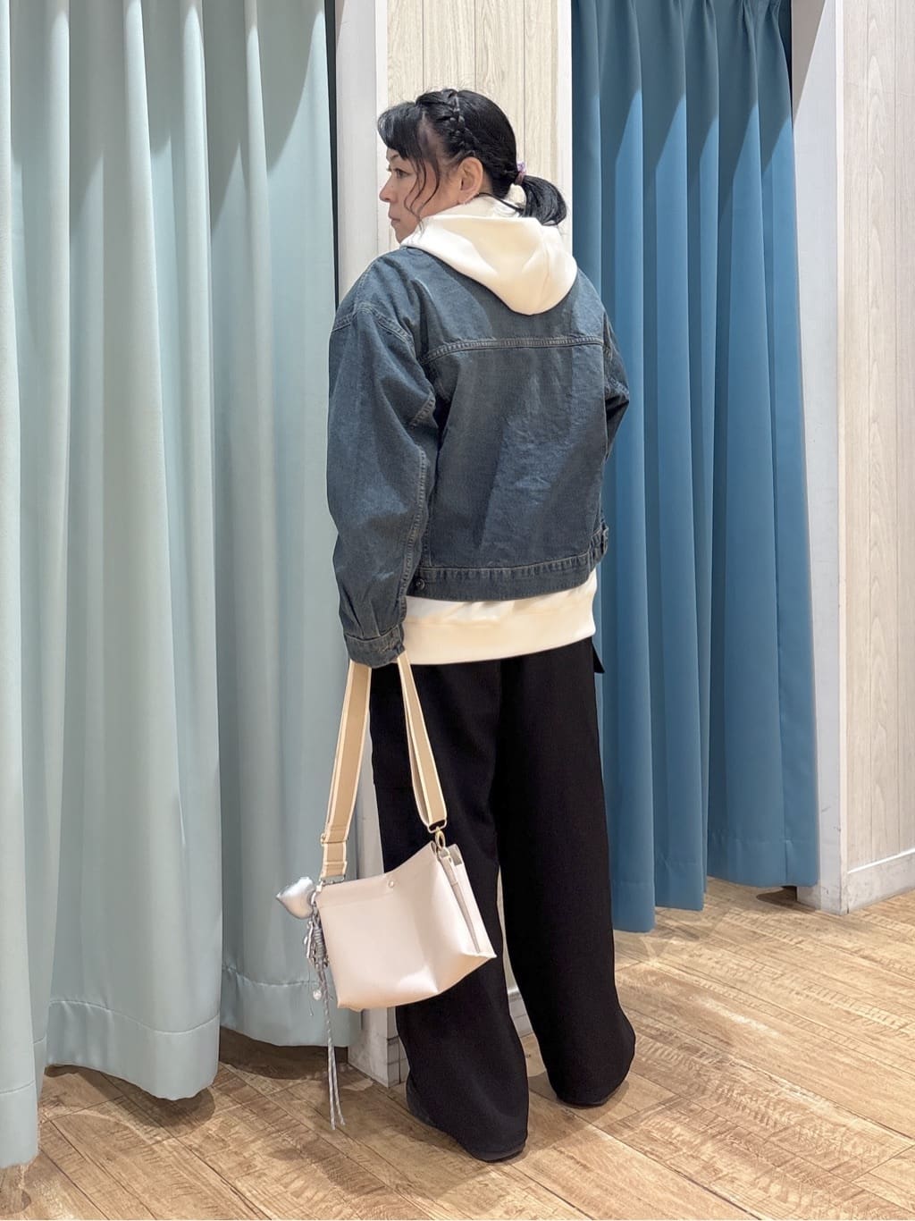わかさんの「SHOO･LA･RUE｜【セットアップ可/S-LL/なめらかタッチ】大人カジュアルスタイルに ZIPパーカ」を使ったコーディネート