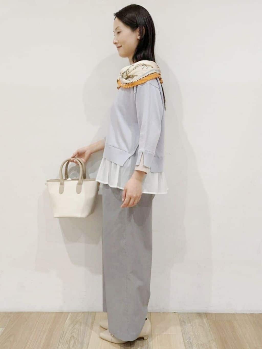 にこさんの「grove｜【ひんやり/洗濯機OK】きれい見えと快適さを両立する　春夏対応ワイドパンツ」を使ったコーディネート
