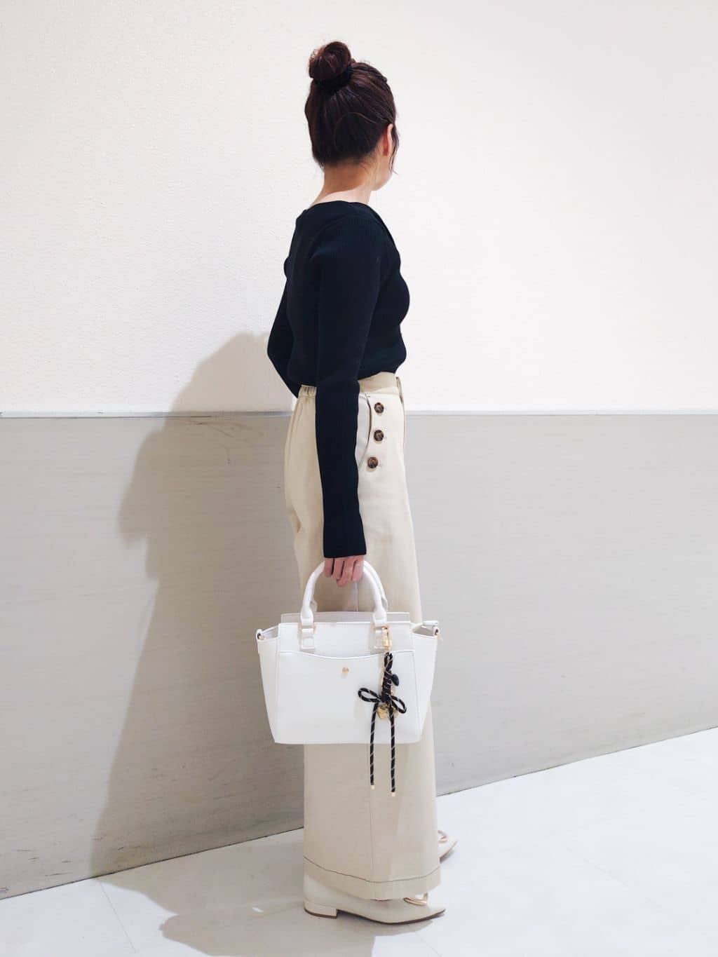 maruさんの「THE SHOP TK｜【通勤にもデイリーにも】CAVIAN 金ボタンダブルブレストジャケット」を使ったコーディネート