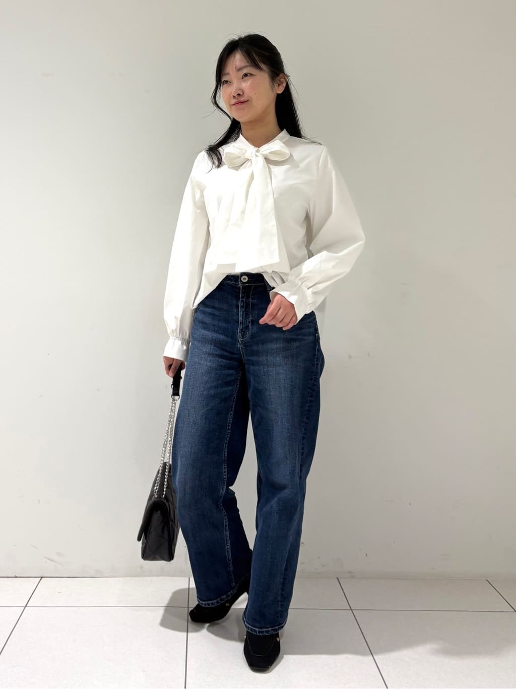 momokoさんの「INDIVI｜【2点セット／洗える】ツイードジレ＆ボウタイブラウス」を使ったコーディネート