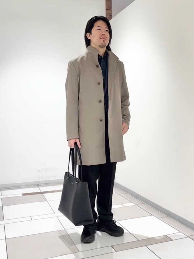 及川さんの「TAKEO KIKUCHI｜撥水ツイル スタンドカラー コート」を使ったコーディネート