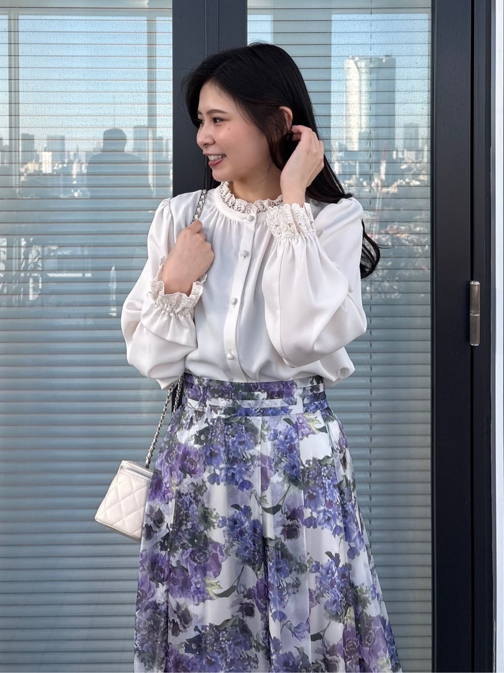 AOIさんの「Couture brooch｜【2WAY・ハレの日・通勤】エンブロレースブラウス」を使ったコーディネート