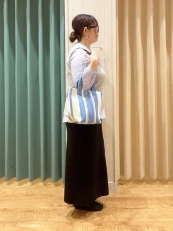 タガさんの「SHOO･LA･RUE｜【洗濯機可/セットアップ可/毛玉になりにくい】心地よく穿ける ニットナロースカート」を使ったコーディネート