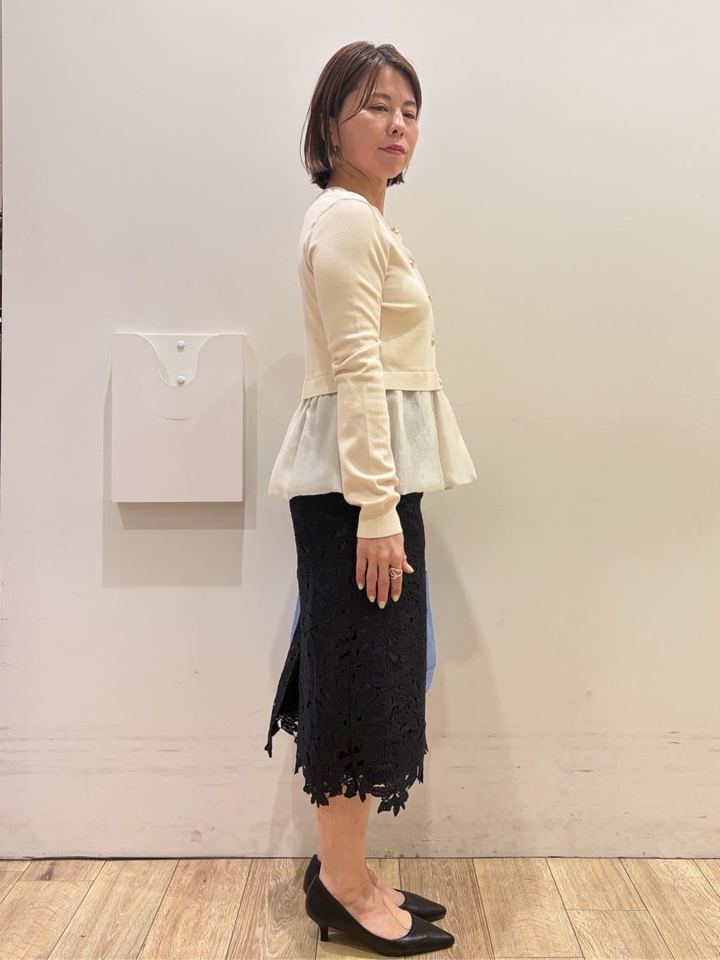 YUKOさんの「index｜フリルハイネックレーストップス【洗濯機OK】」を使ったコーディネート