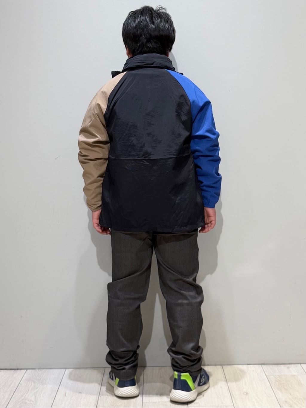 kuboさんの「THE SHOP TK｜【110－160】配色ナイロンブルゾン」を使ったコーディネート