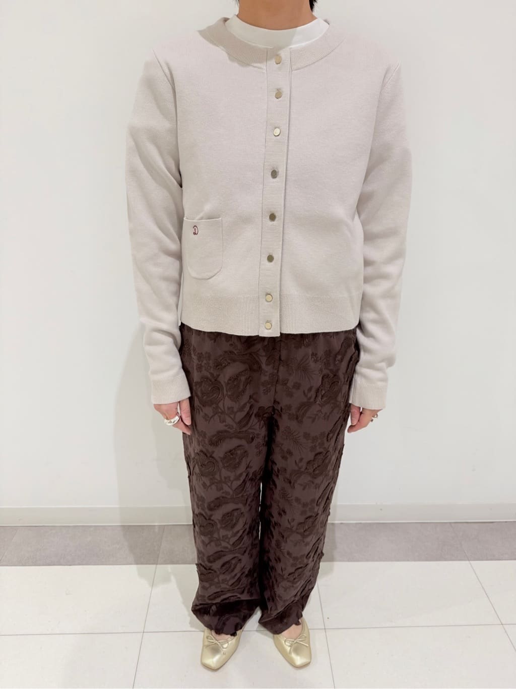 MIYAKAWAさんの「DRESSTERIOR｜【ウォッシャブル/ウエストゴム】コットンエンブロイダリー イージーパンツ」を使ったコーディネート