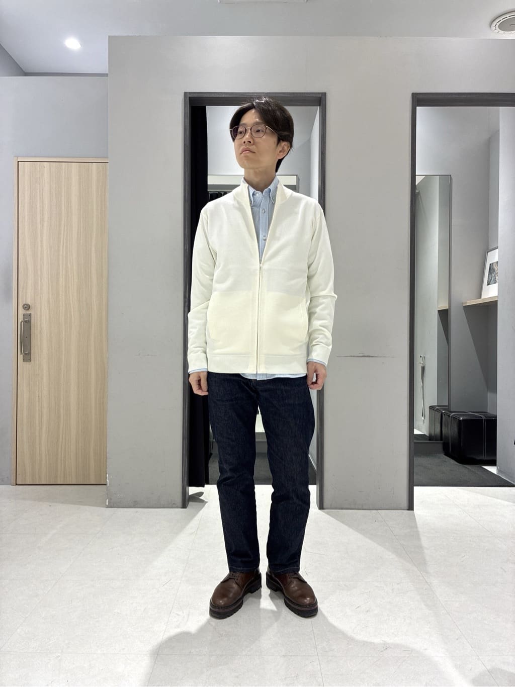 わいずみさんの「TAKEO KIKUCHI｜【ウールカシミヤブレンド】ビーバー調 スタンドカラー コート」を使ったコーディネート