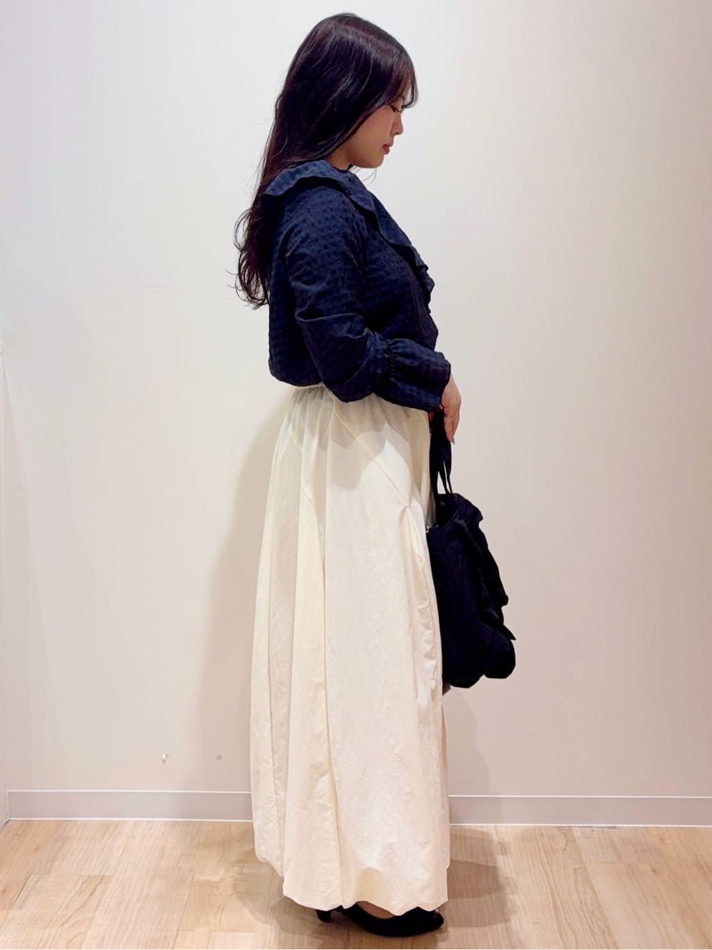 minamiさんの「grove｜高評価！大人の華やぎチェックフリルブラウス」を使ったコーディネート