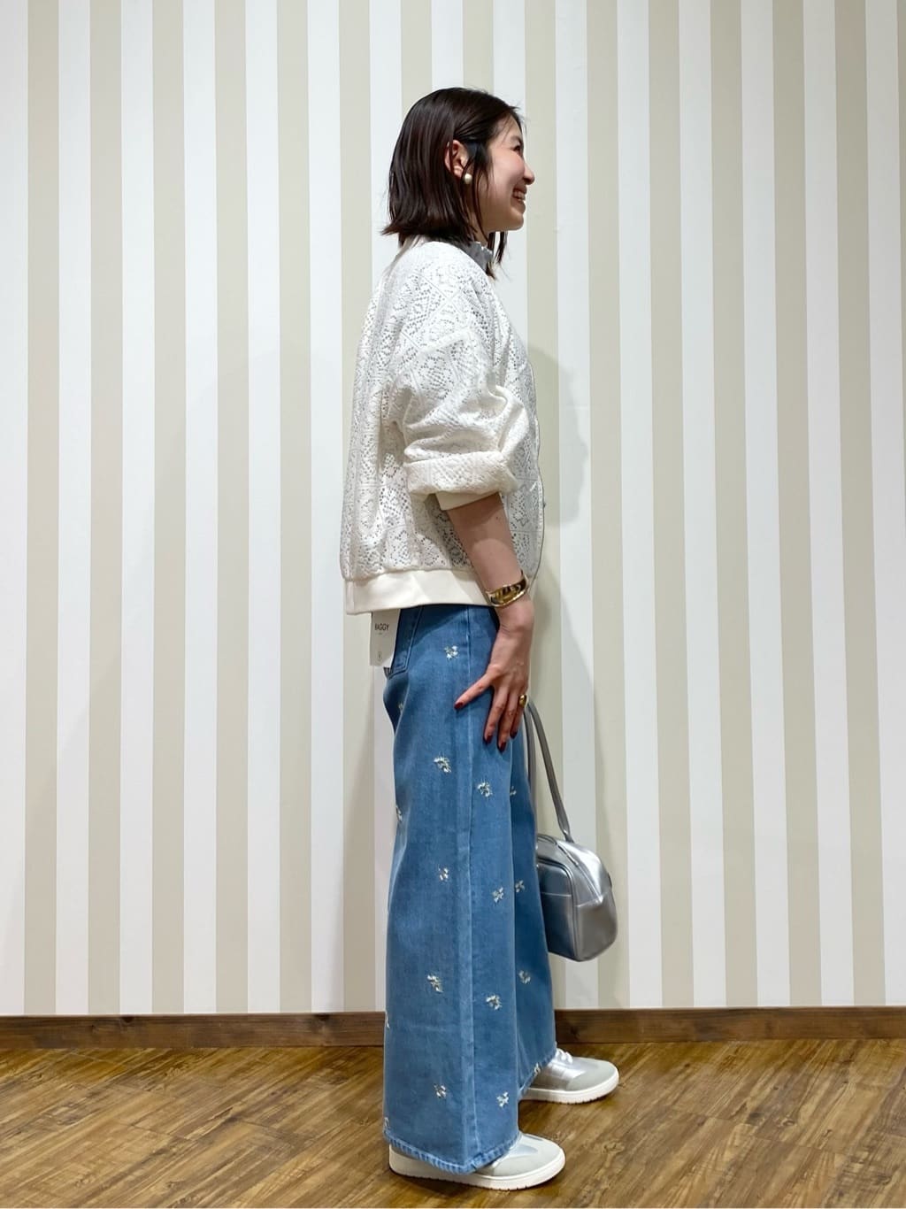 SAOさんの「SHOO･LA･RUE｜ちょうどいい華やかさ　ふんわりレースブルゾン」を使ったコーディネート