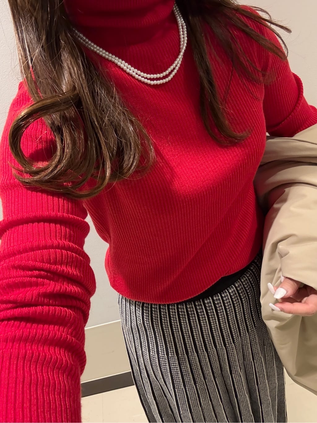 kahoさんの「INDIVI｜【洗える／毛玉になりにくい】エクストラファインウール リブタートルニット」を使ったコーディネート