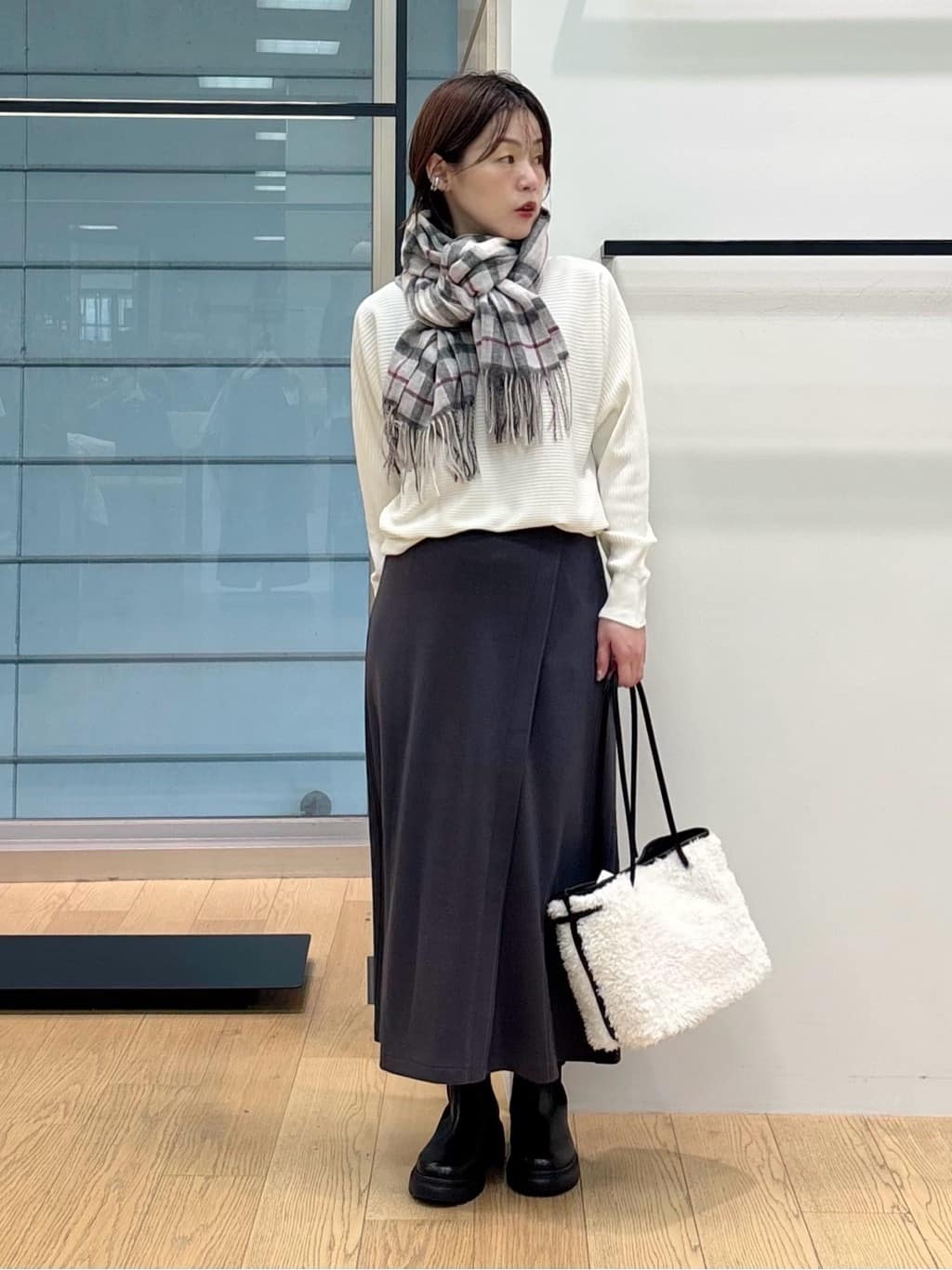 asamiさんの「INDIVI｜【洗える／体型カバー】美シルエットニット」を使ったコーディネート