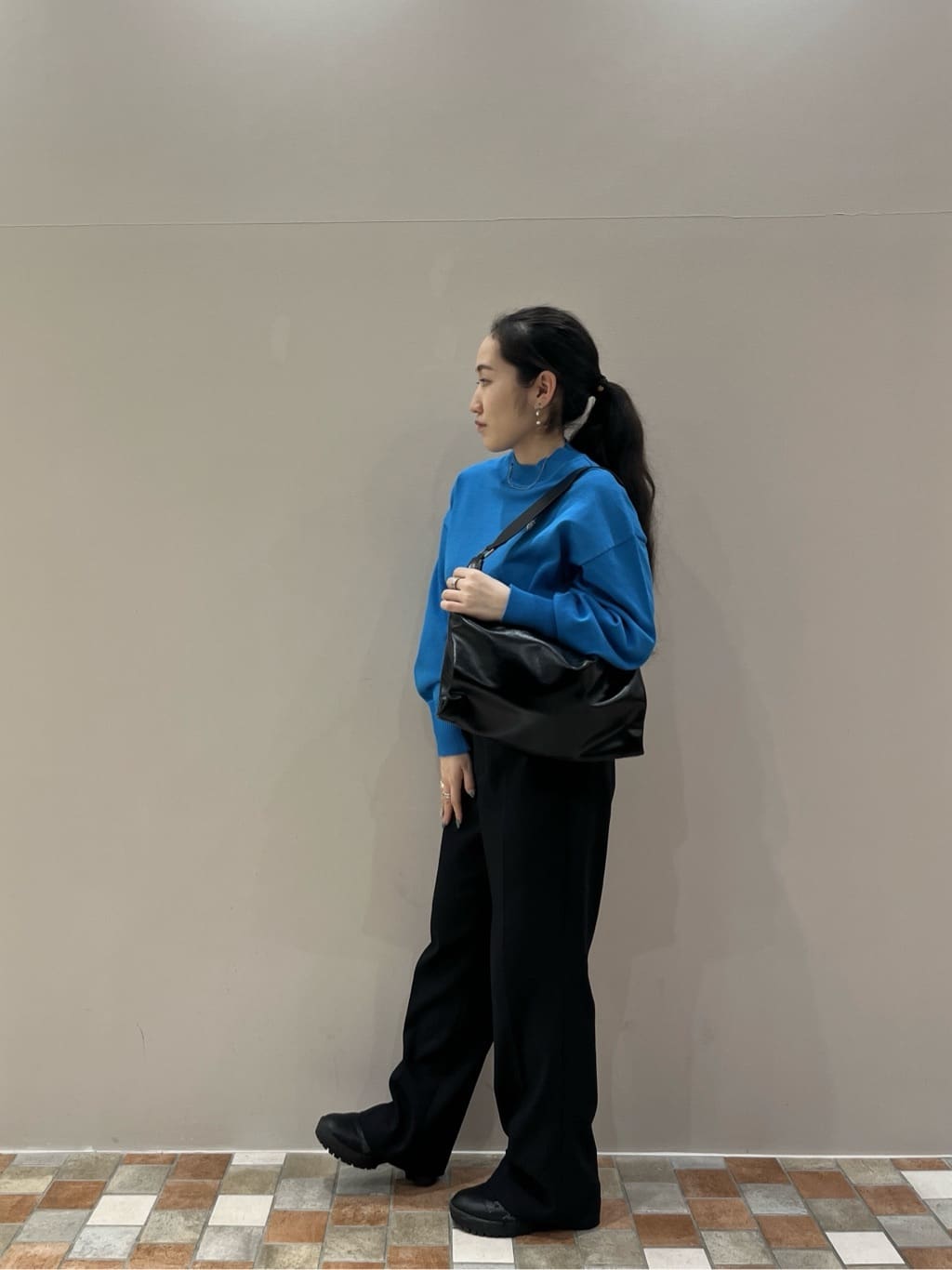 Uminoさんの「INDIVI｜Timeless｜フォルムロゴニット」を使ったコーディネート