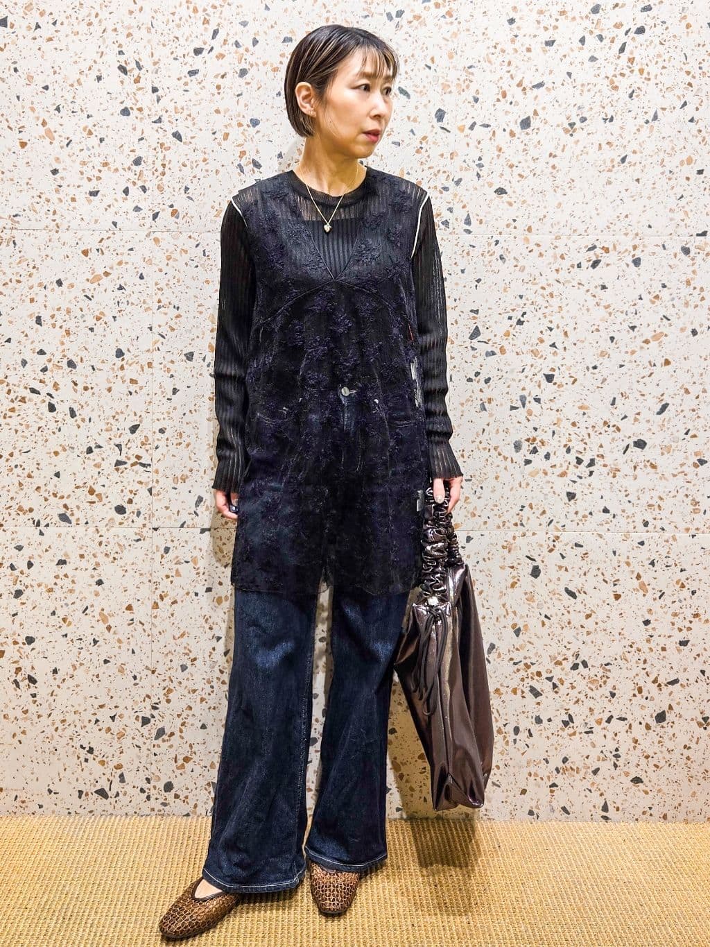 yoshimiさんの「OPAQUE.CLIP｜シアー刺繍チュニックブラウス【洗濯機OK】」を使ったコーディネート