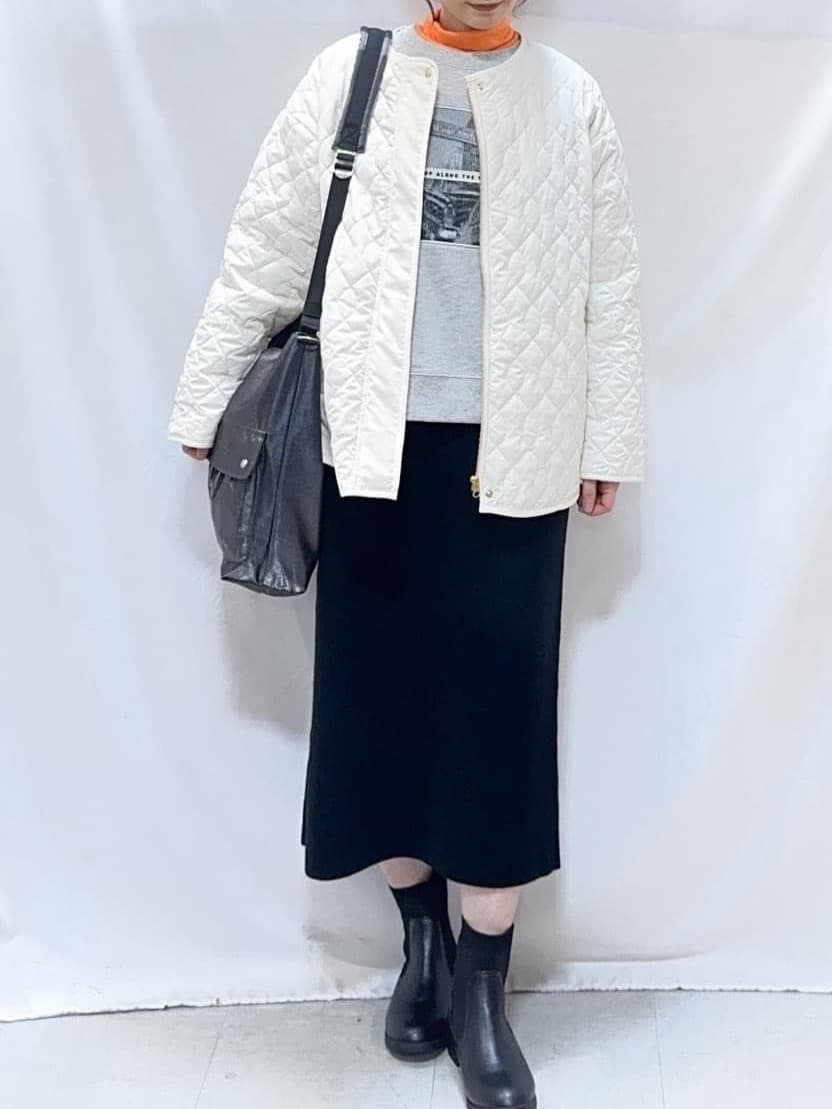 𝐇𝐢𝐫𝐨𝐦𝐢さんの「SHOO･LA･RUE｜【S-LL】カジュアルすぎない大人のフォト刺繍裏毛スウェット」を使ったコーディネート