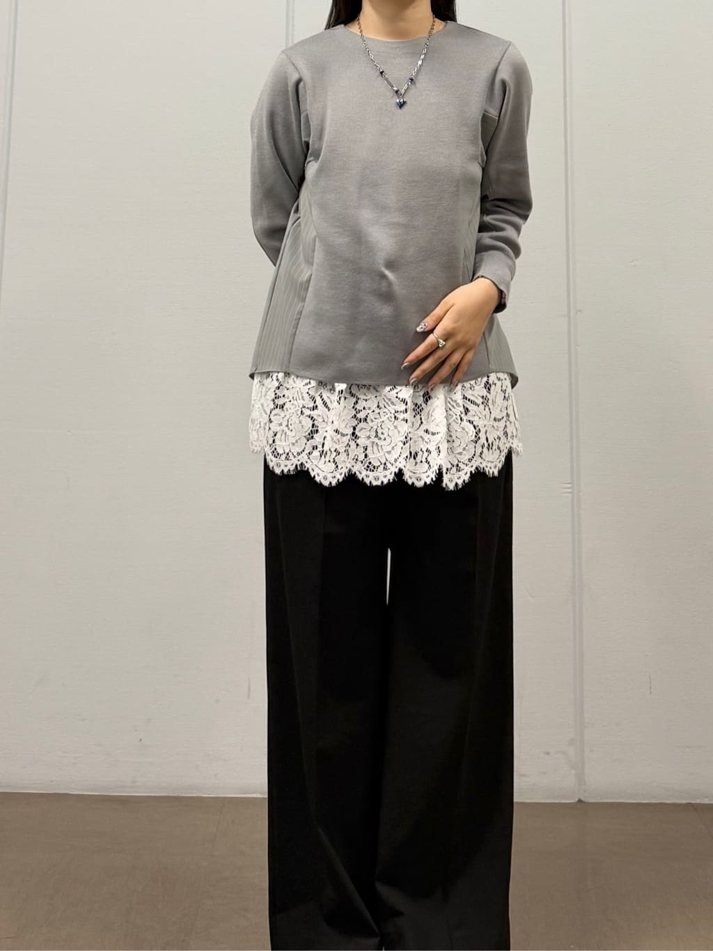 mizukiさんの「INDIVI｜【洗える／選べる8色】トーンアップニット」を使ったコーディネート