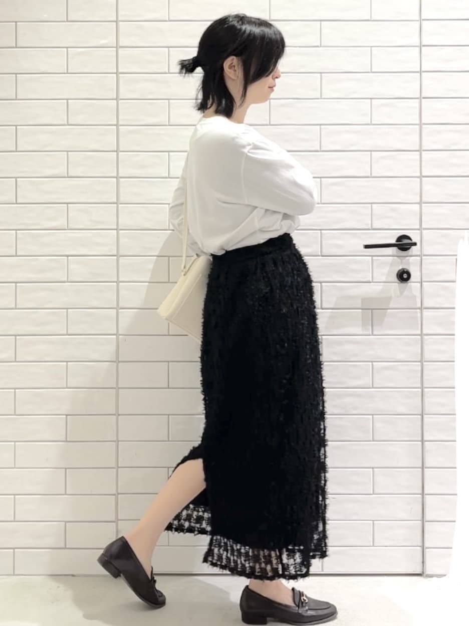 しおりさんの「OPAQUE.CLIP｜ロゴプリントロングTシャツ【洗濯機OK】」を使ったコーディネート