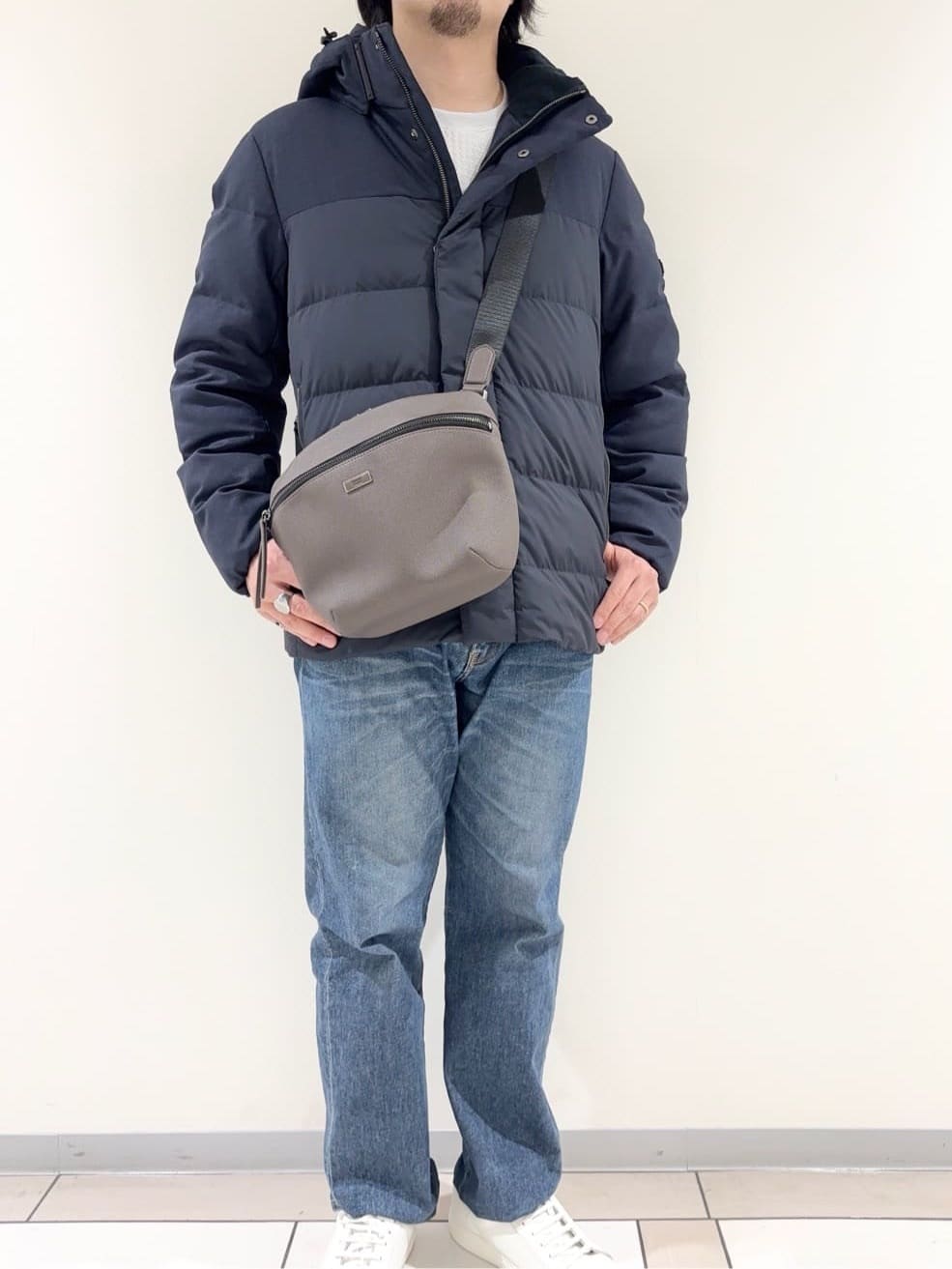 及川さんの「TAKEO KIKUCHI｜カラーコンビ ダウンブルゾン」を使ったコーディネート