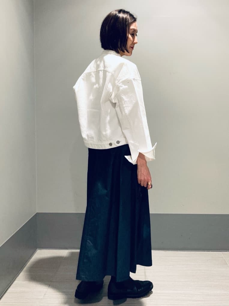 Furuさんの「DRESSTERIOR｜◆【接触冷感/吸水速乾】クールタッチデニムライクタックスカート」を使ったコーディネート