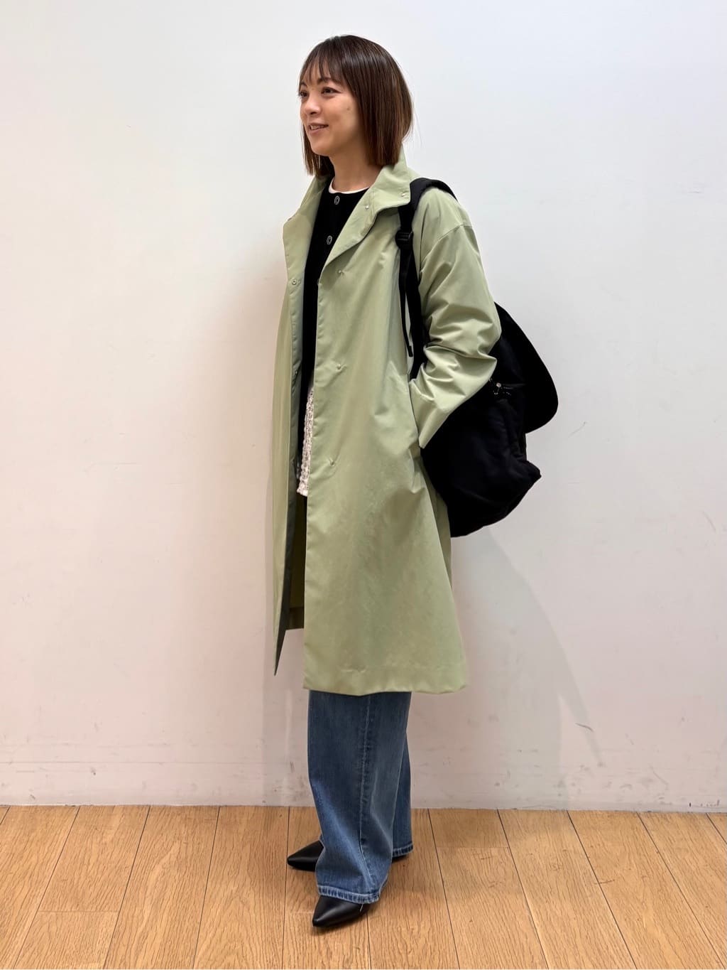mikkoさんの「INDIVI｜【撥水／軽量】ミニマル スタンドカラーコート」を使ったコーディネート