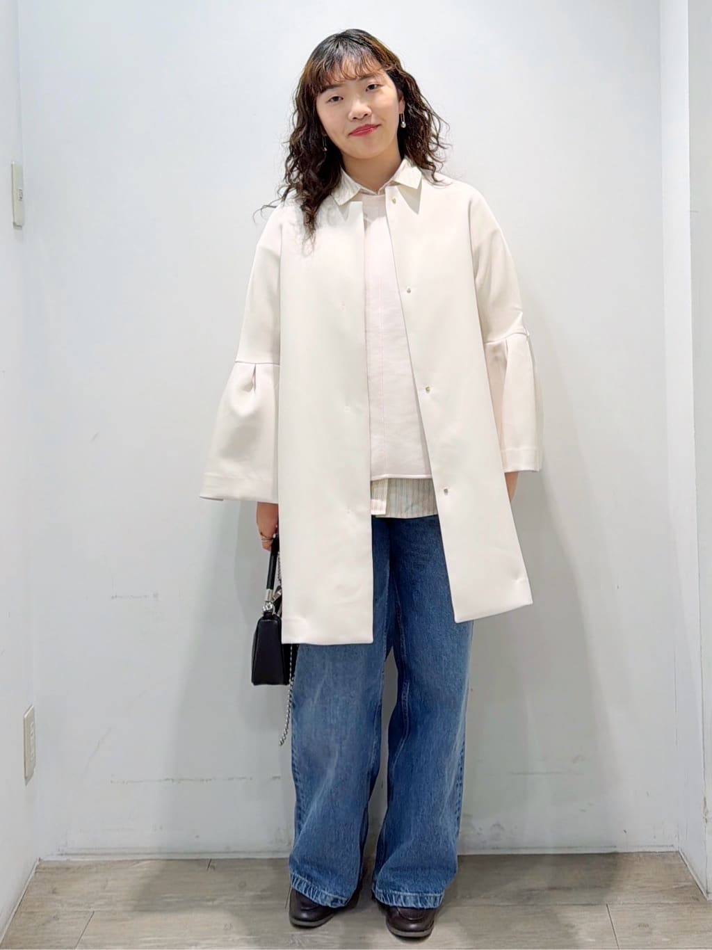 sumicaさんの「OPAQUE.CLIP｜フレアスリーブミドルコート【洗濯機OK】」を使ったコーディネート